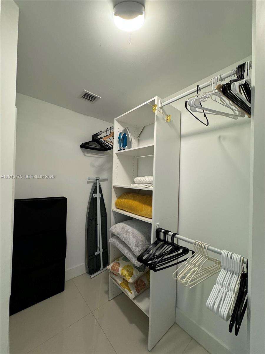 Brickell House at 1300 Brickell Bay Dr, Miami, FL 33131 - For Rent photo 10