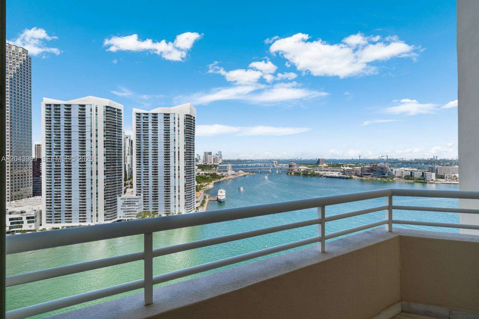 One Tequesta Point at 888 Brickell Key Dr, Miami, FL 33131 - For Rent photo 16