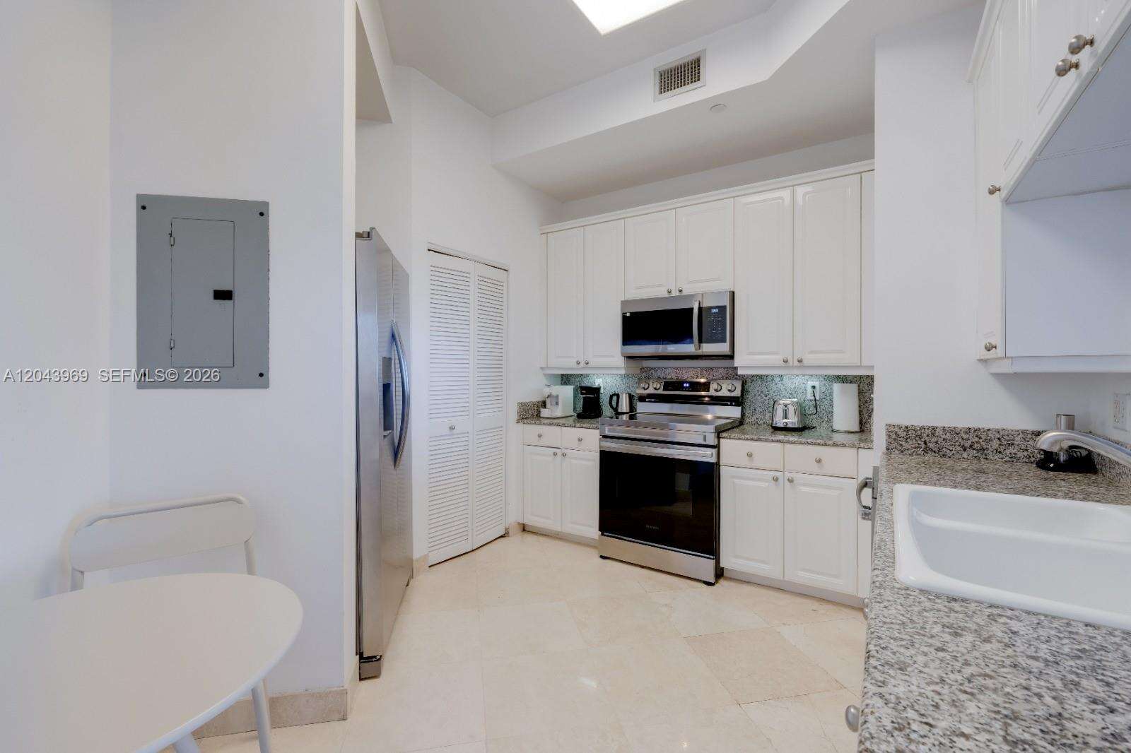 One Tequesta Point at 888 Brickell Key Dr, Miami, FL 33131 - For Rent photo 29