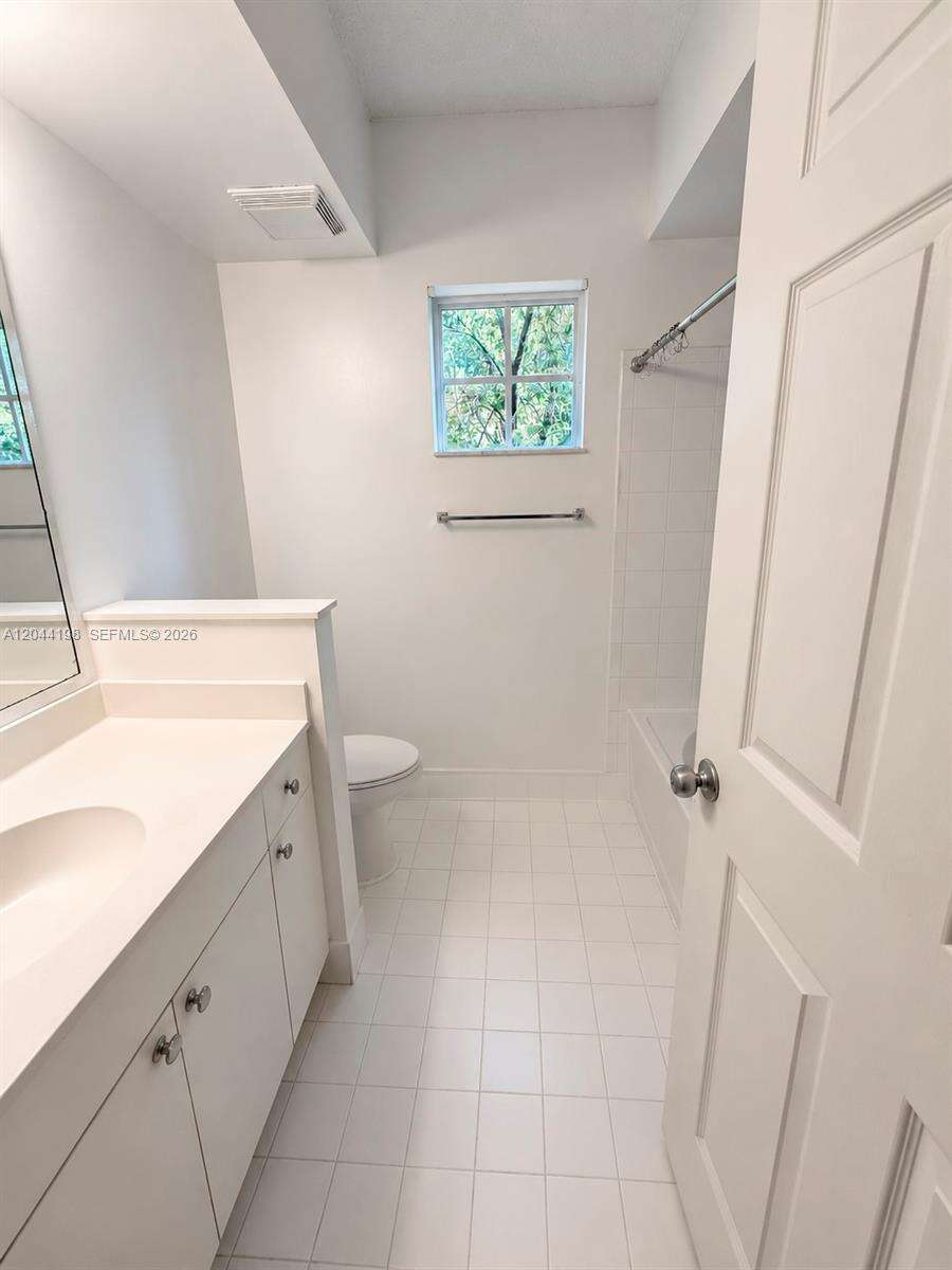 Porto Bellagio at 17145 Bay Rd, Sunny Isles Beach, FL 33160 - For Rent photo 16