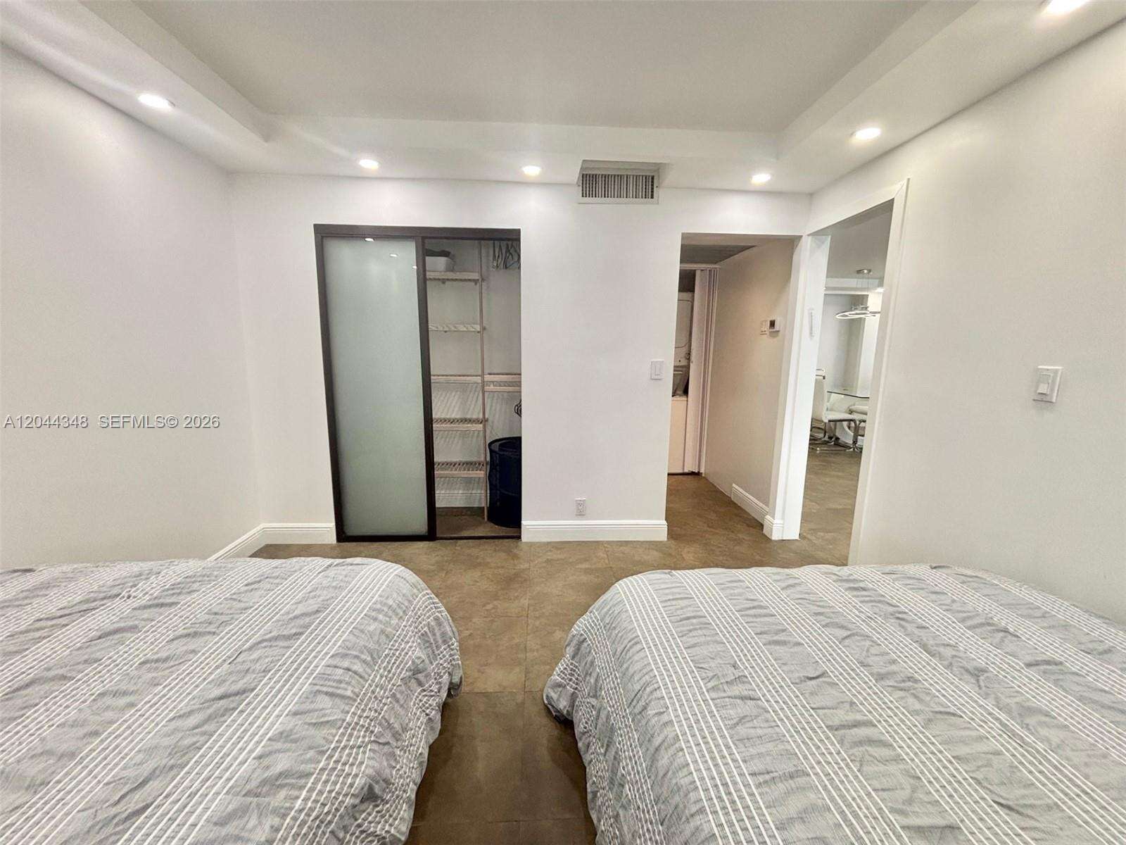 Parker Plaza at 2030 Ocean Dr, Hallandale Beach, FL 33009 - For Rent photo 15
