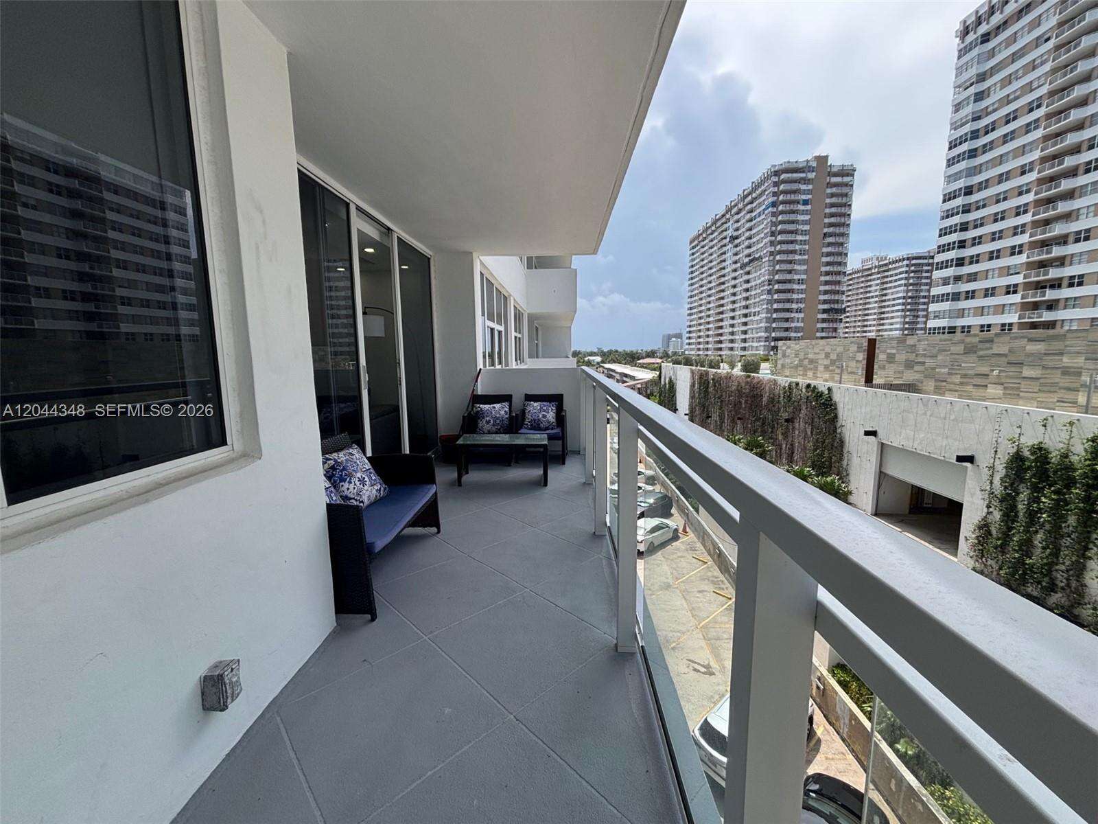 Parker Plaza at 2030 Ocean Dr, Hallandale Beach, FL 33009 - For Rent photo 20
