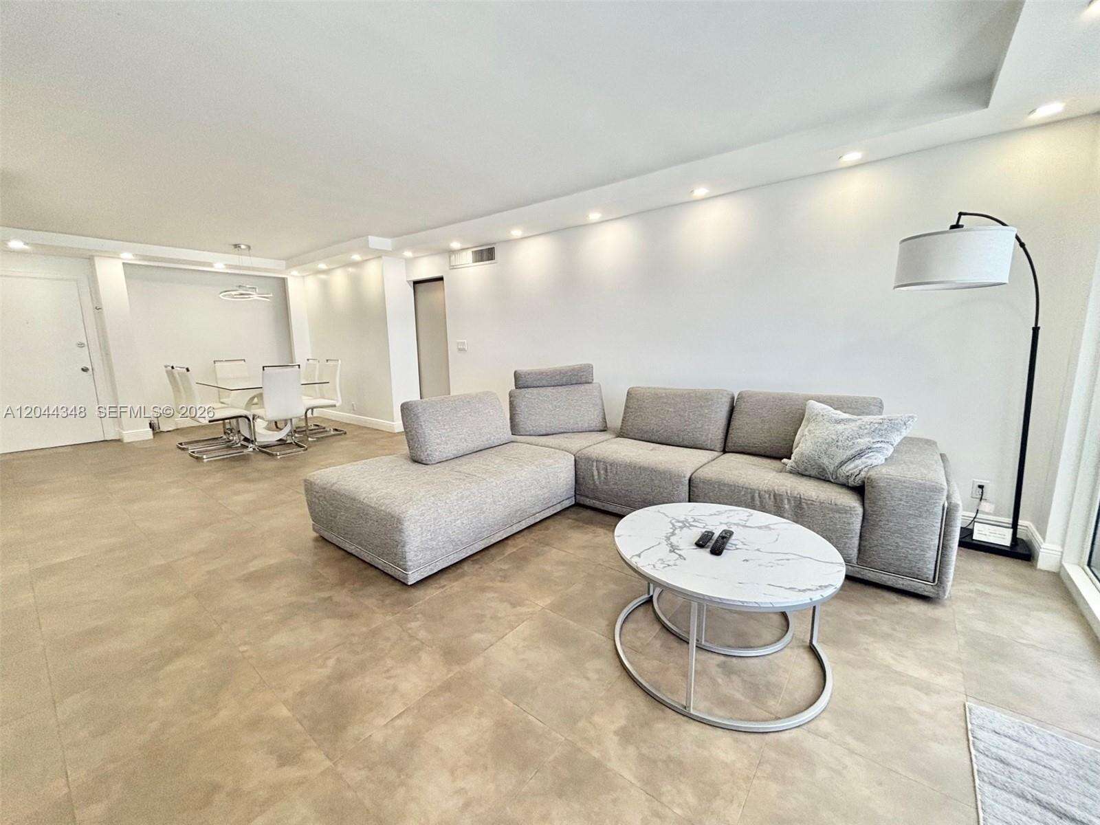 Parker Plaza at 2030 Ocean Dr, Hallandale Beach, FL 33009 - For Rent photo 4