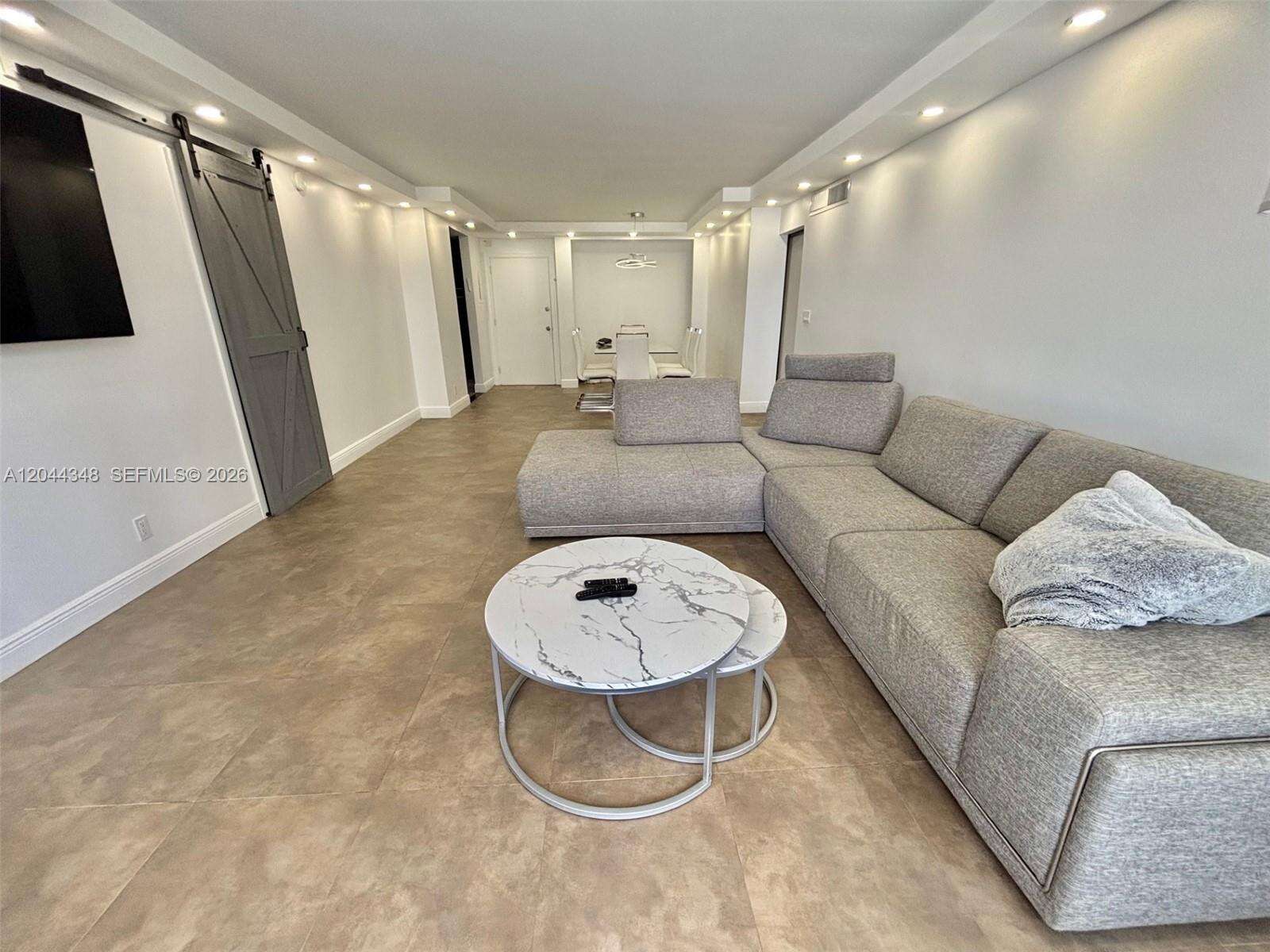 Parker Plaza at 2030 Ocean Dr, Hallandale Beach, FL 33009 - For Rent photo 6