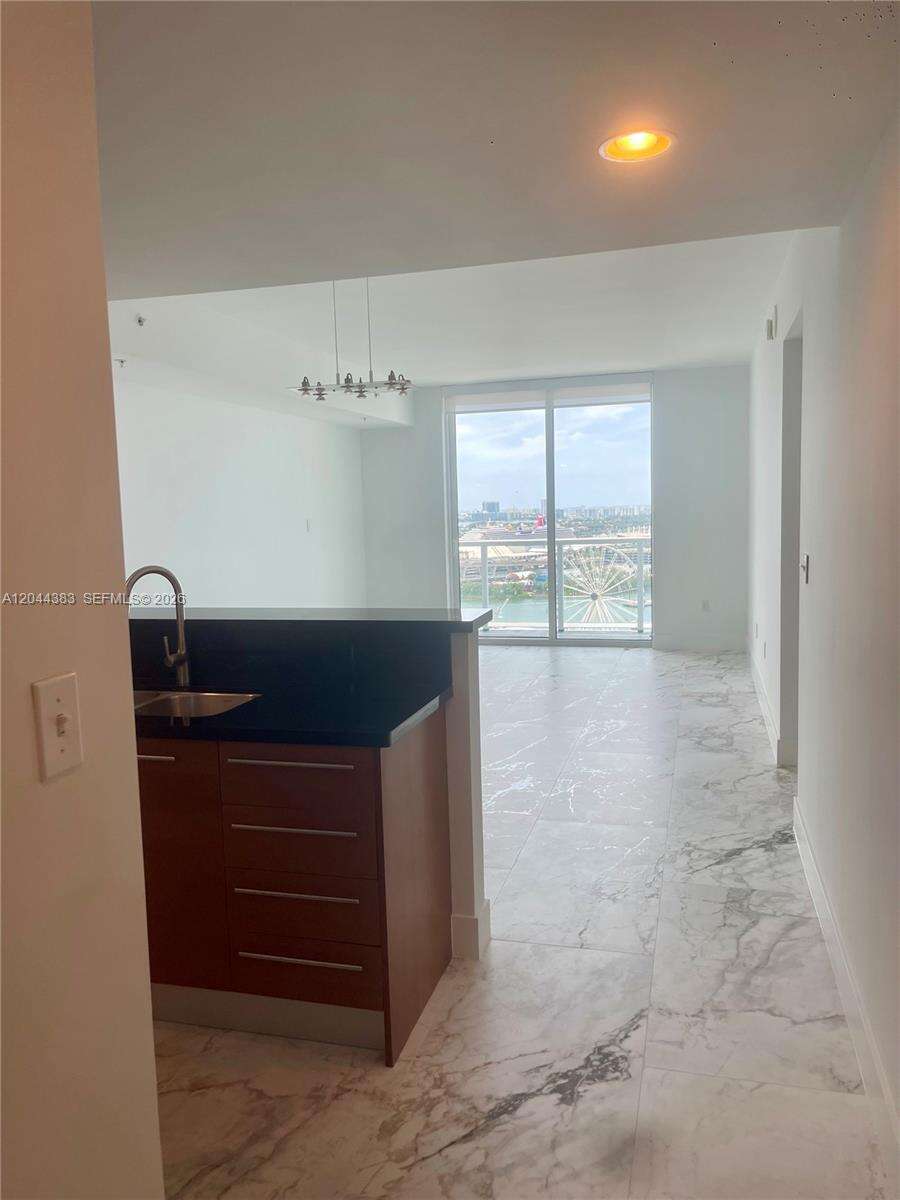 Vizcayne South at 253 2 St, Miami, FL 33132 - For Rent photo 4