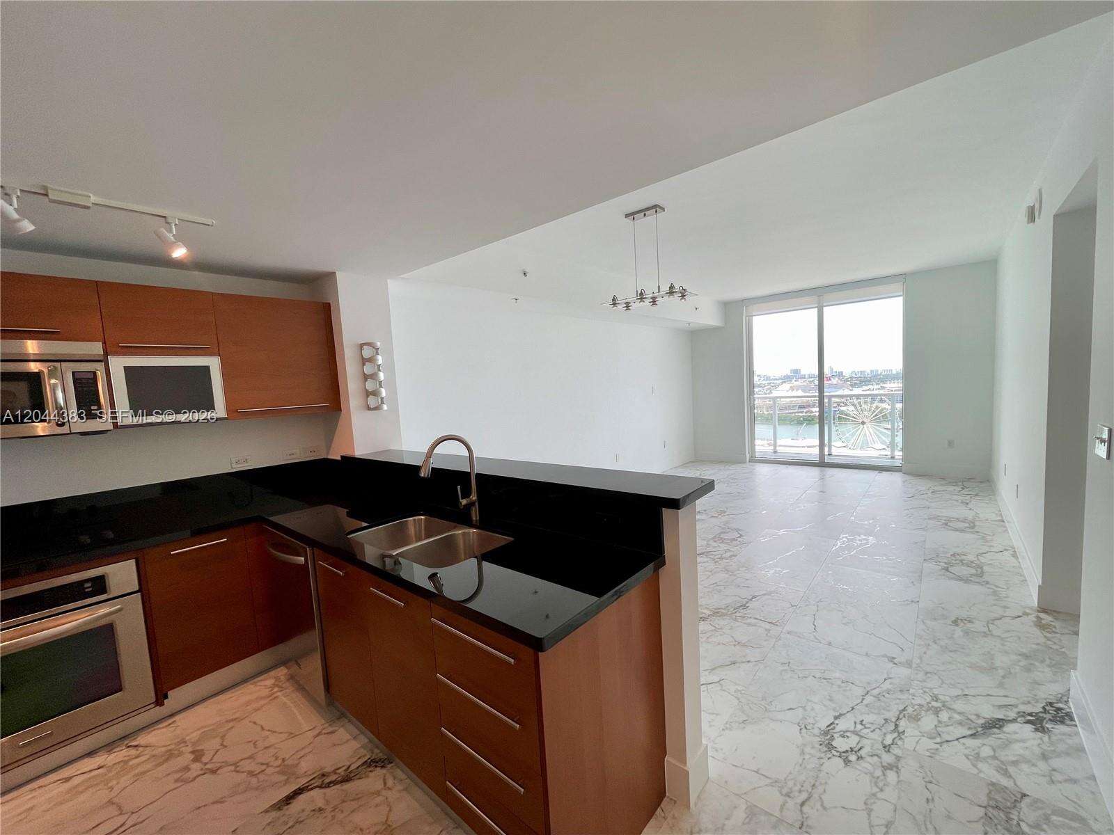 Vizcayne South at 253 2 St, Miami, FL 33132 - For Rent photo 5