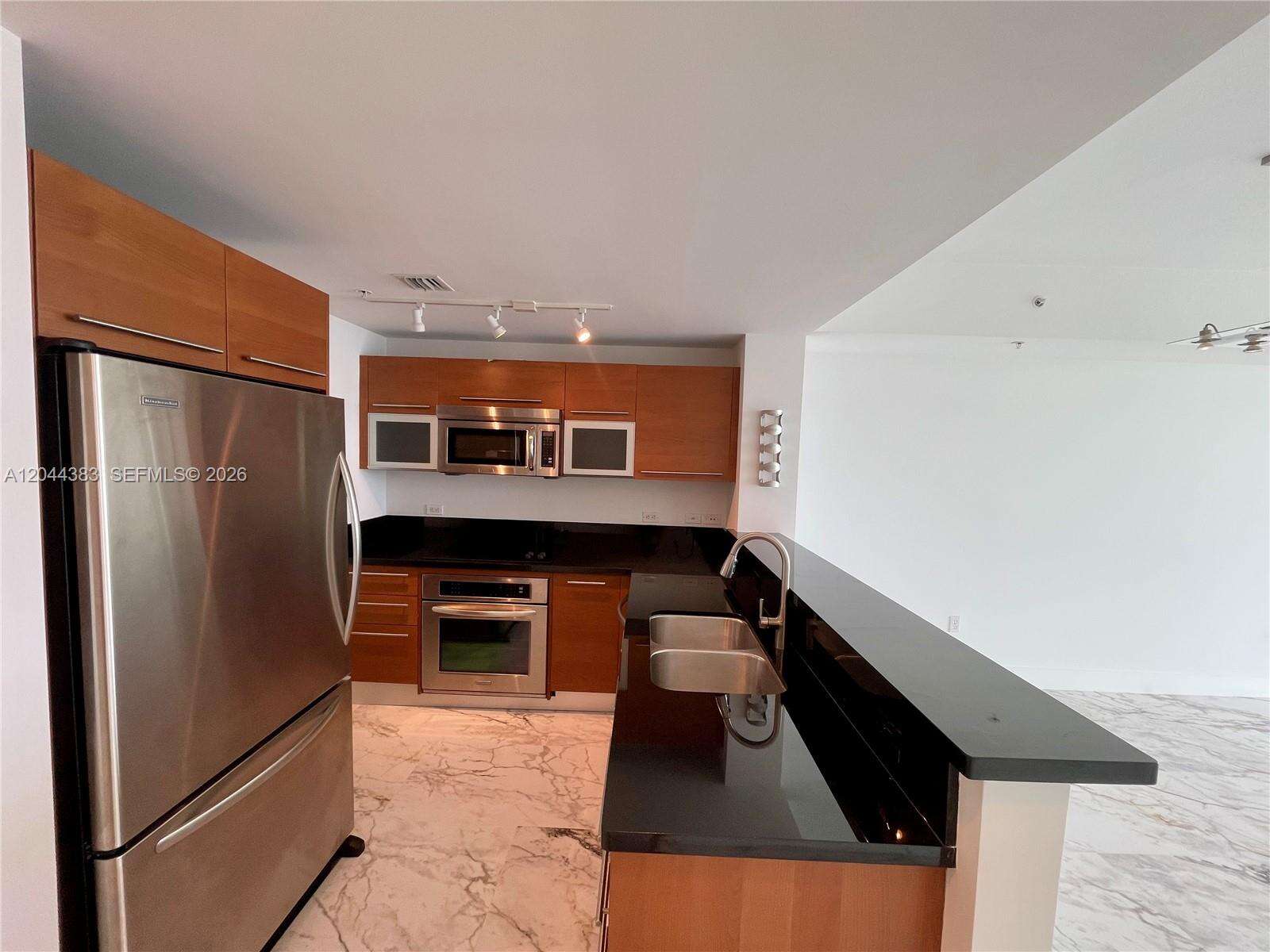 Vizcayne South at 253 2 St, Miami, FL 33132 - For Rent photo 6