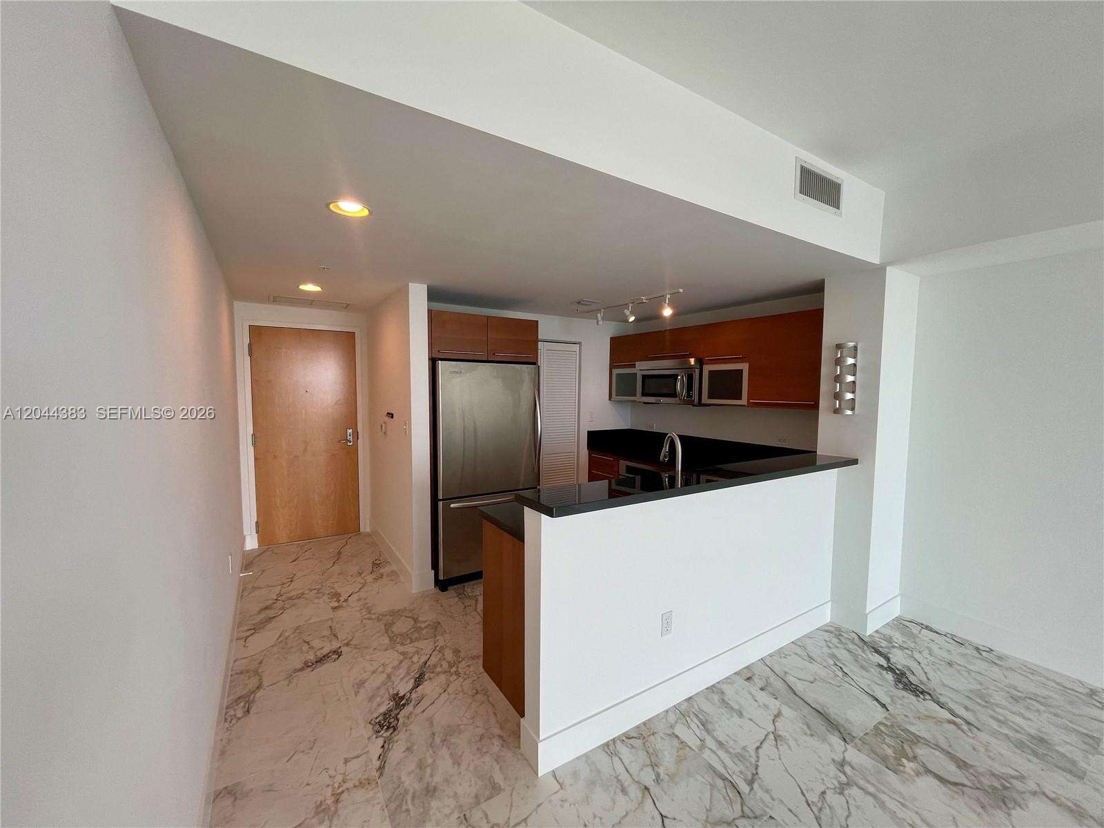 Vizcayne South at 253 2 St, Miami, FL 33132 - For Rent photo 8