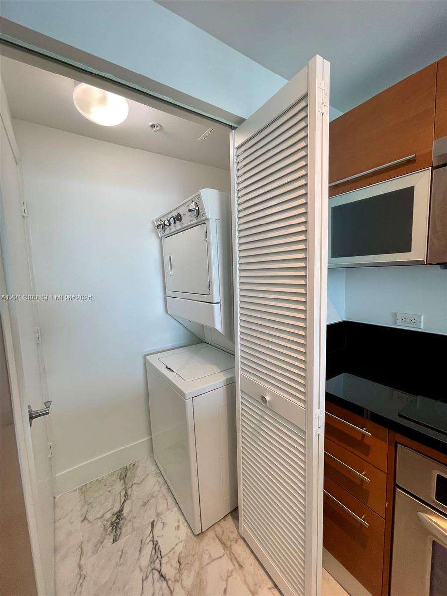 Vizcayne South at 253 2 St, Miami, FL 33132 - For Rent photo 9