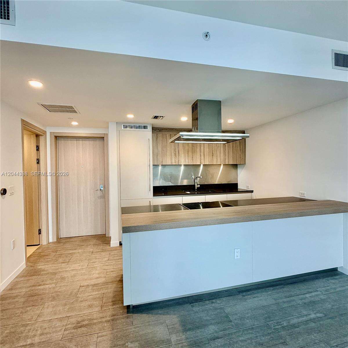 Brickell Flatiron at 1000 Brickell Plz, Miami, FL 33131 - For Rent photo 17