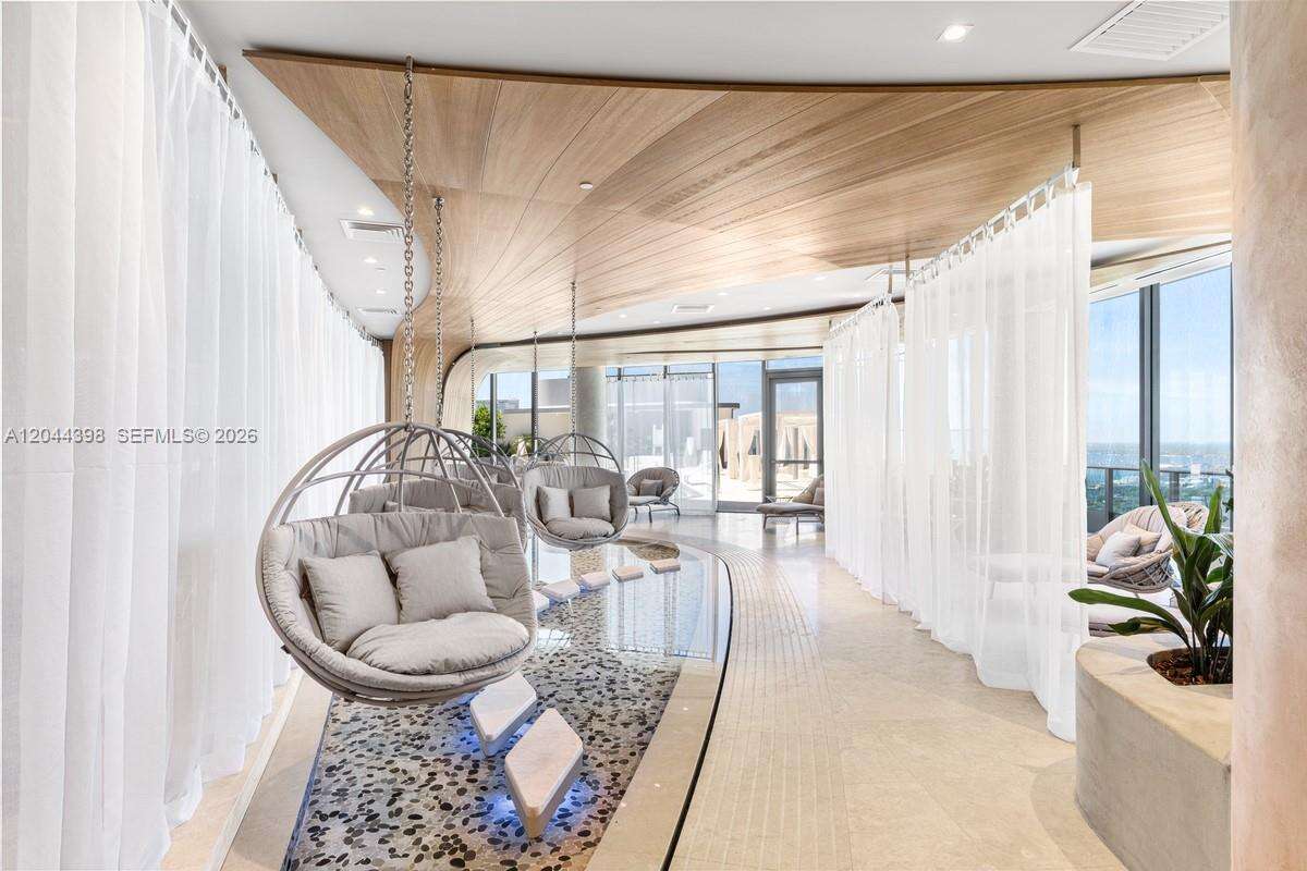 Brickell Flatiron at 1000 Brickell Plz, Miami, FL 33131 - For Rent photo 7