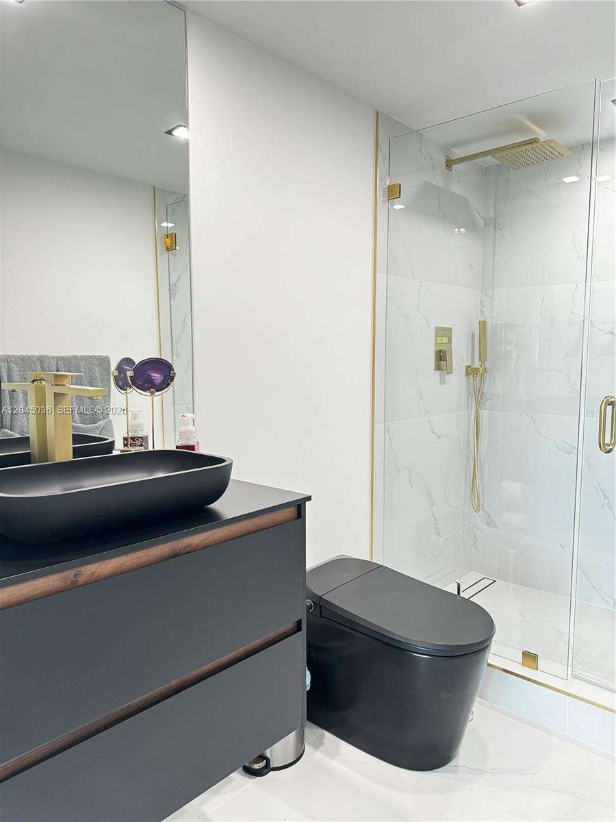 St Louis at 800 Claughton Island Dr, Miami, FL 33131 - For Rent photo 20