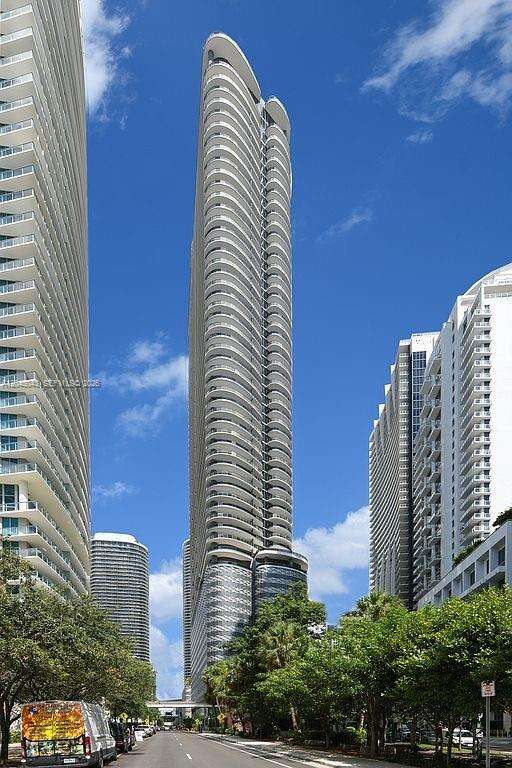Brickell Flatiron at 1000 Brickell Plz, Miami, FL 33131 - For Rent photo 37