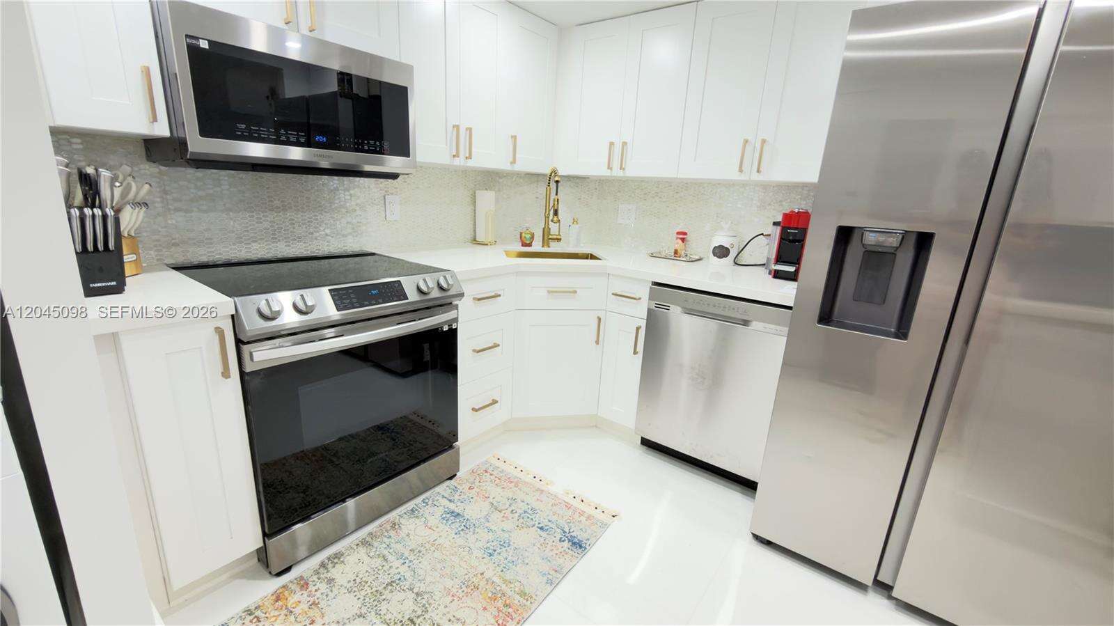 Brickell Bay Club at 2333 Brickell Ave, Miami, FL 33129 - For Rent photo 2