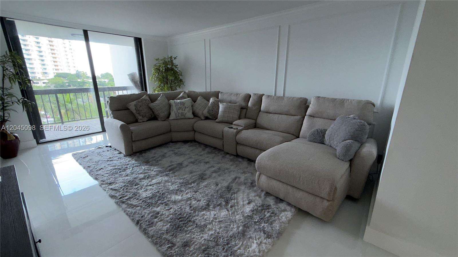 Brickell Bay Club at 2333 Brickell Ave, Miami, FL 33129 - For Rent photo 11