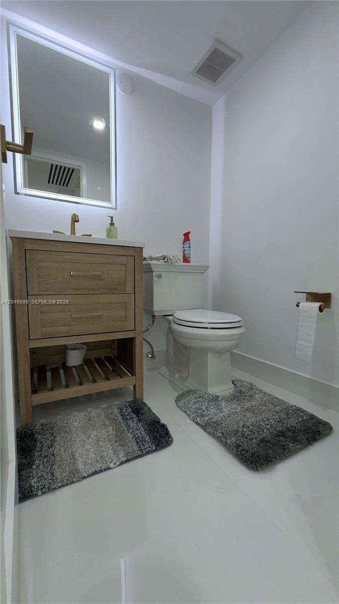 Brickell Bay Club at 2333 Brickell Ave, Miami, FL 33129 - For Rent photo 28