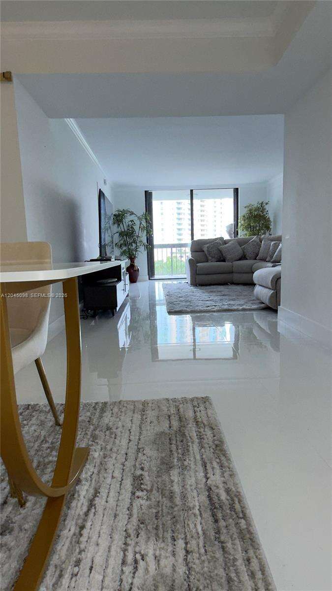 Brickell Bay Club at 2333 Brickell Ave, Miami, FL 33129 - For Rent photo 29