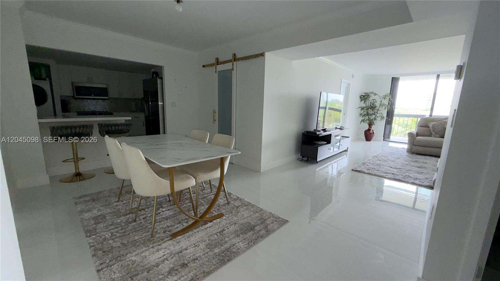 Brickell Bay Club at 2333 Brickell Ave, Miami, FL 33129 - For Rent photo 31