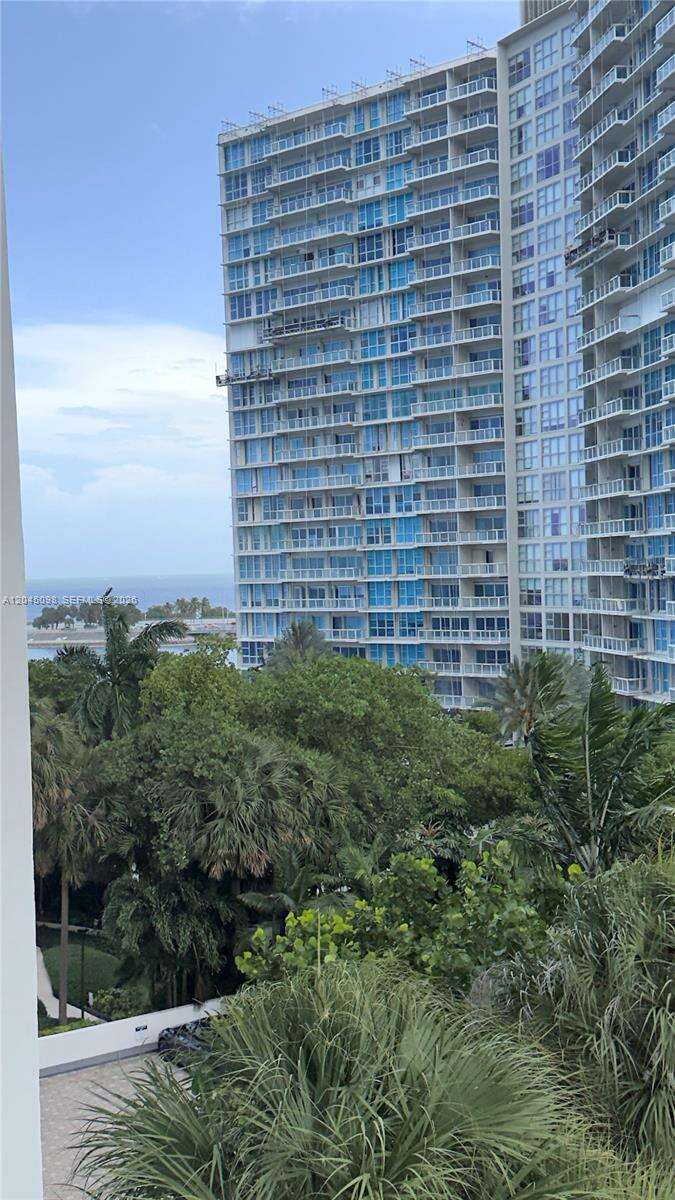Brickell Bay Club at 2333 Brickell Ave, Miami, FL 33129 - For Rent photo 38
