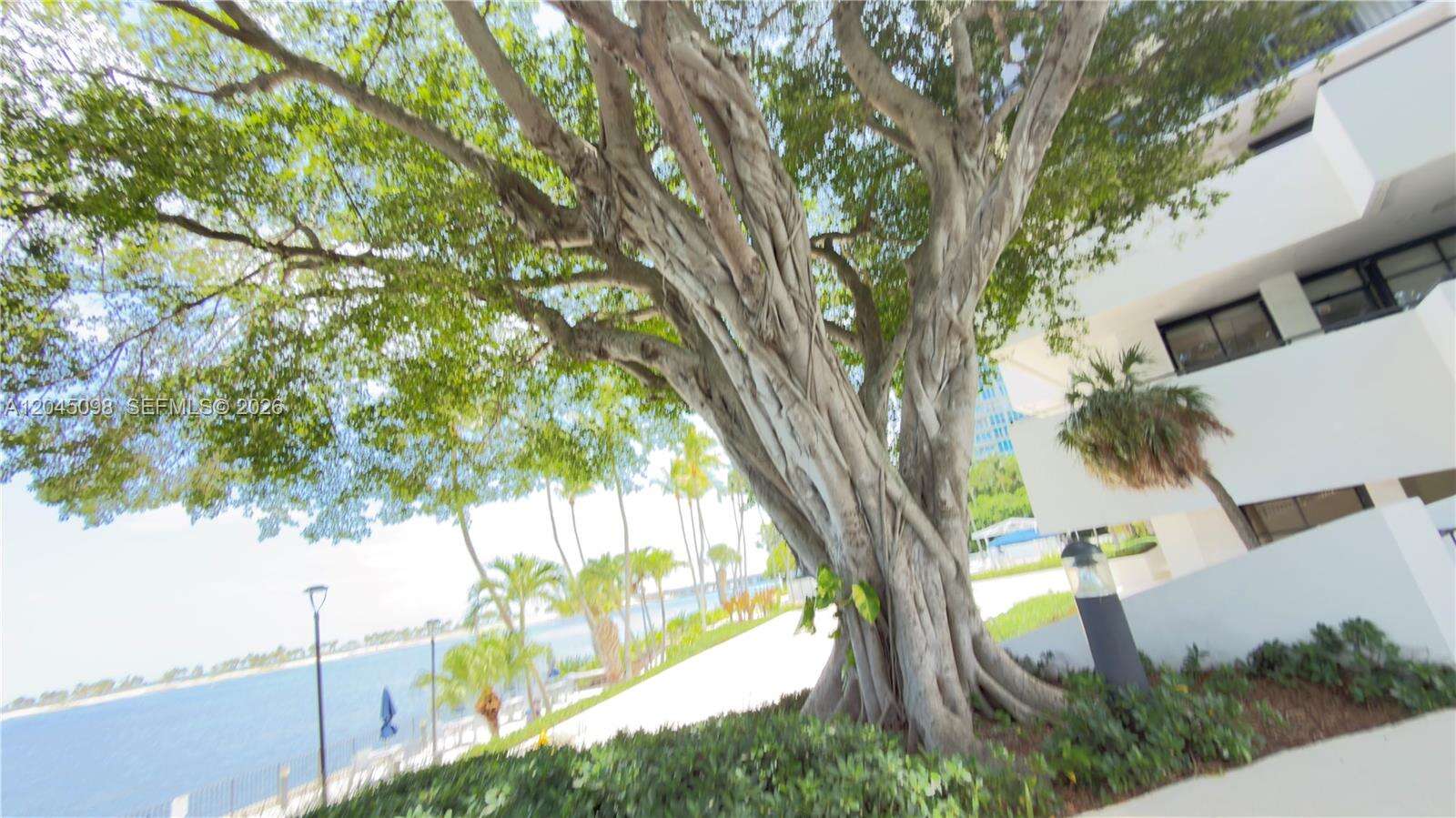 Brickell Bay Club at 2333 Brickell Ave, Miami, FL 33129 - For Rent photo 48