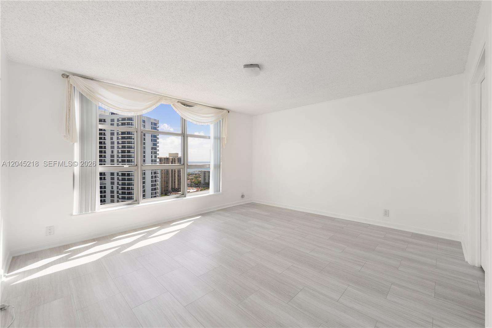 Mystic Pointe Tower 500 at 3530 Mystic Pointe Dr, Aventura, FL 33180 - For Rent photo 15