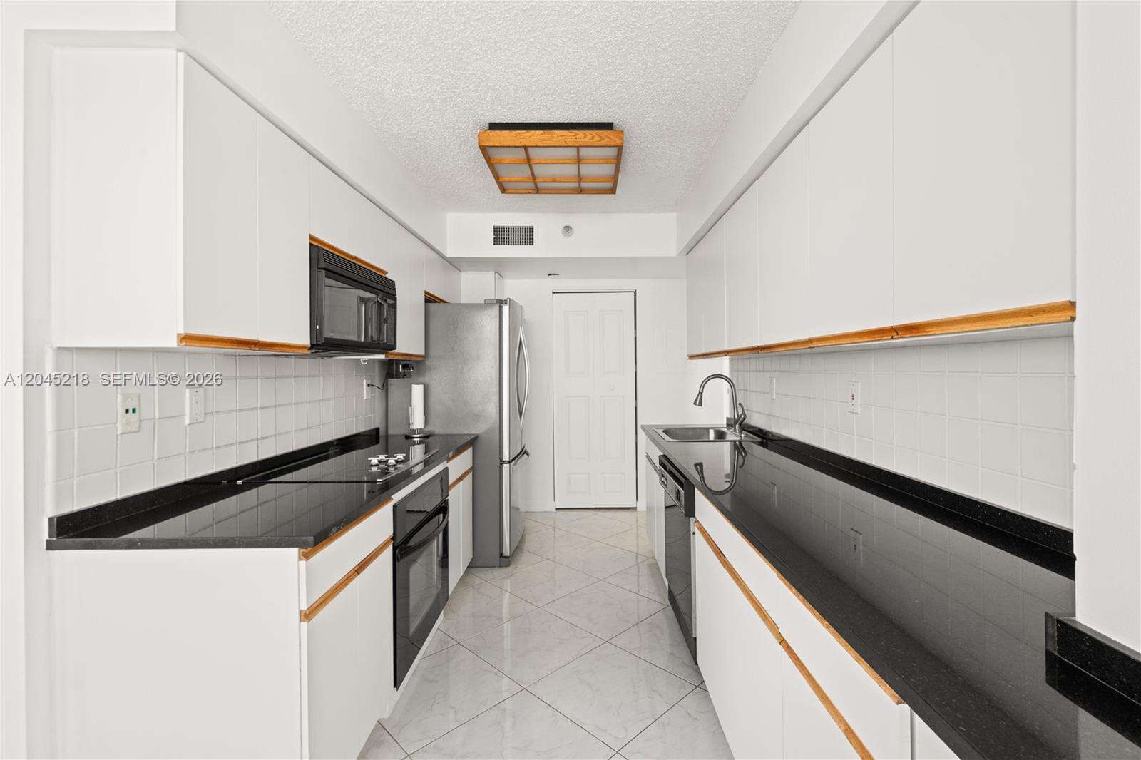 Mystic Pointe Tower 500 at 3530 Mystic Pointe Dr, Aventura, FL 33180 - For Rent photo 16