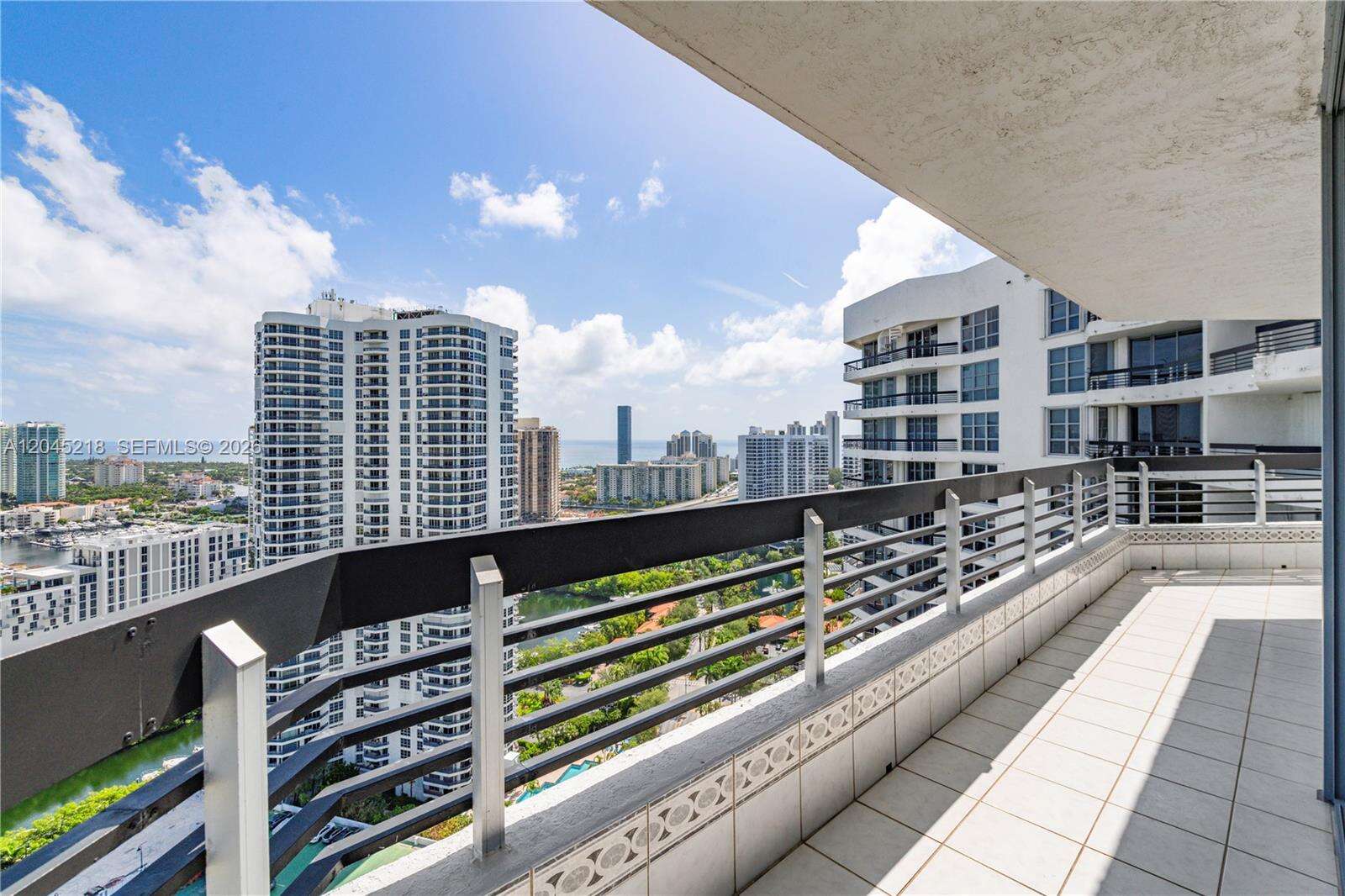 Mystic Pointe Tower 500 at 3530 Mystic Pointe Dr, Aventura, FL 33180 - For Rent photo 4