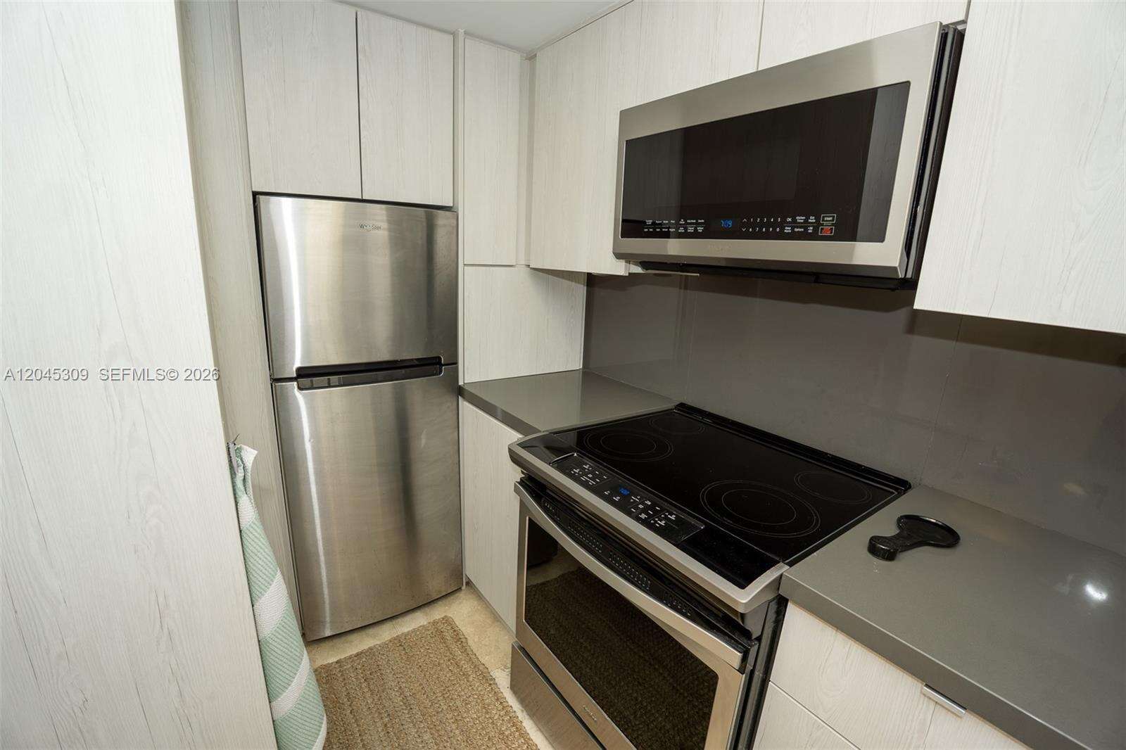 The Mutiny at 2951 Bayshore Dr, Miami, FL 33133 - For Rent photo 14