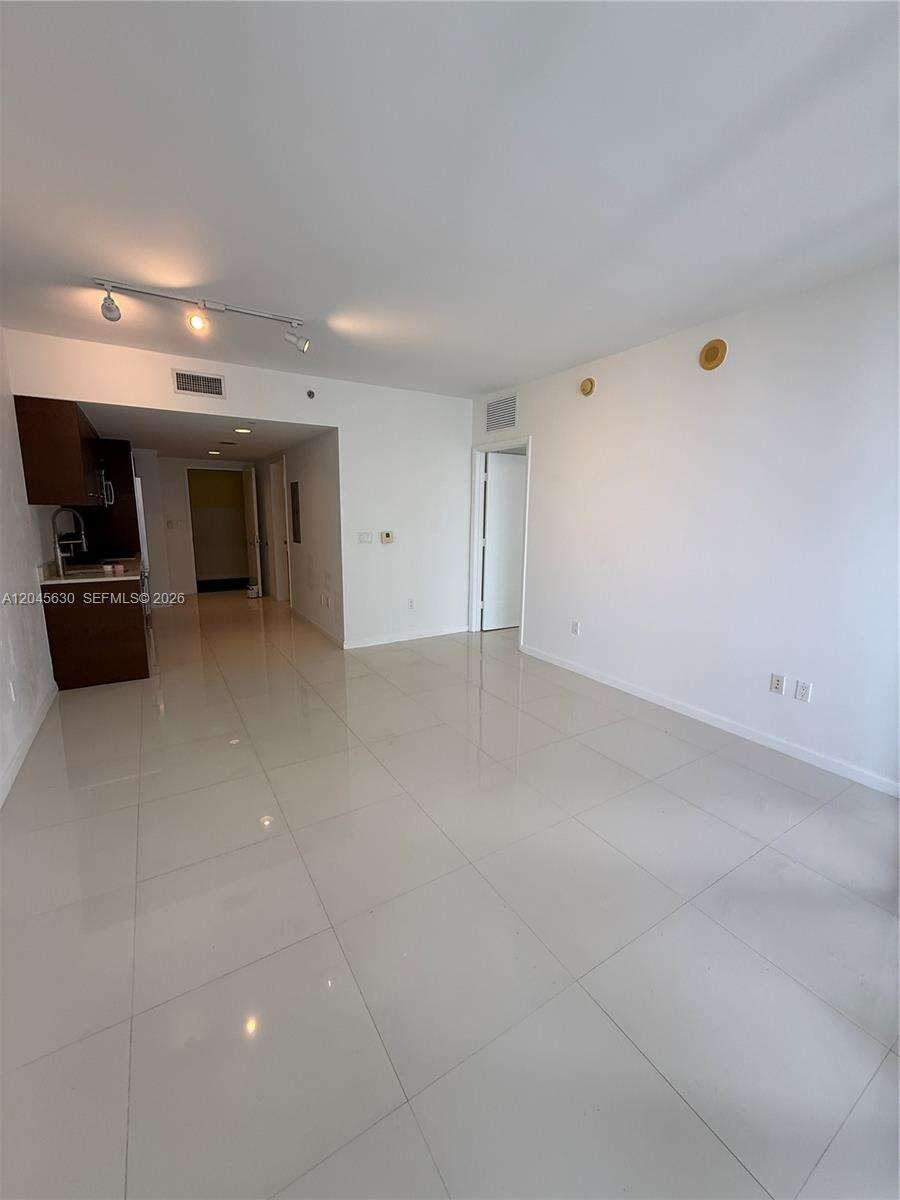 Icon Brickell 2 at 495 Brickell Ave, Miami, FL 33131 - For Rent photo 14