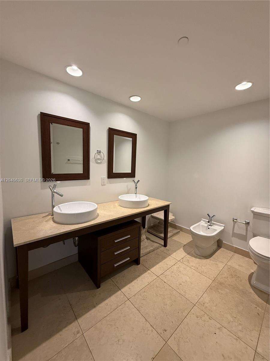 Icon Brickell 2 at 495 Brickell Ave, Miami, FL 33131 - For Rent photo 17