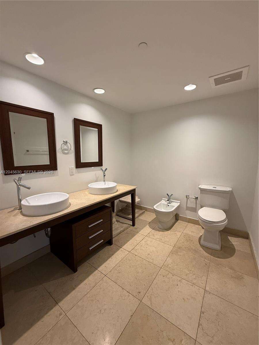 Icon Brickell 2 at 495 Brickell Ave, Miami, FL 33131 - For Rent photo 18