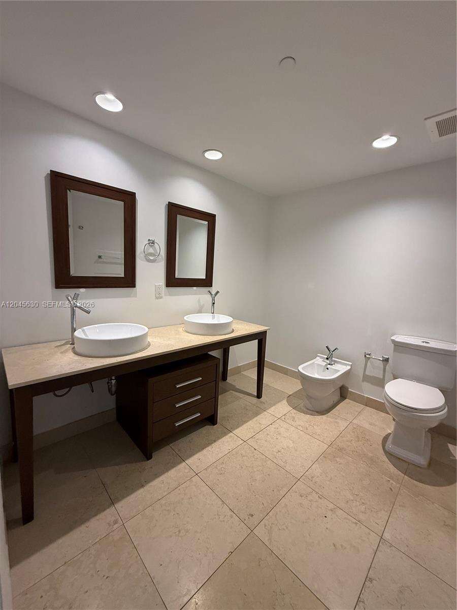 Icon Brickell 2 at 495 Brickell Ave, Miami, FL 33131 - For Rent photo 19