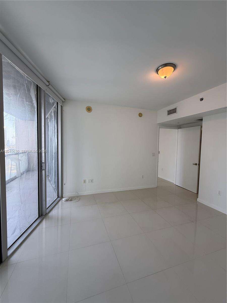 Icon Brickell 2 at 495 Brickell Ave, Miami, FL 33131 - For Rent photo 25