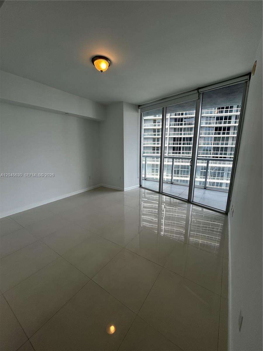 Icon Brickell 2 at 495 Brickell Ave, Miami, FL 33131 - For Rent photo 10