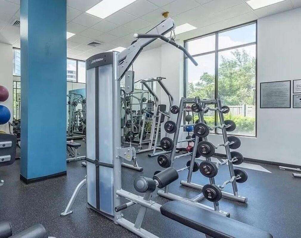 Arlen House at 100 Bayview, Sunny Isles Beach, FL 33160 - For Rent photo 9
