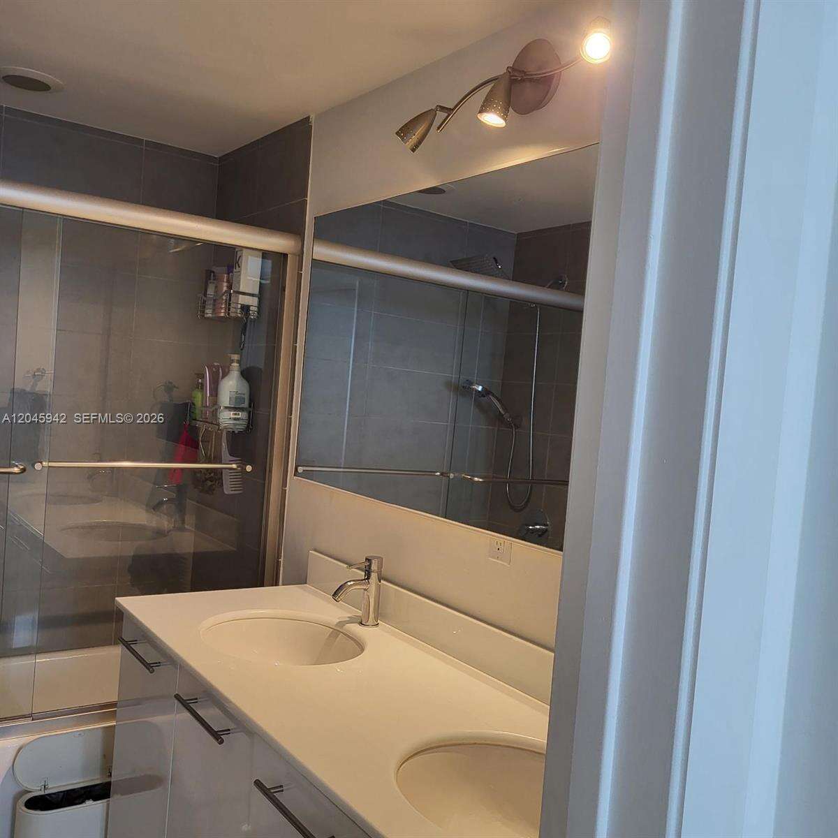 Mint at 92 3 St, Miami, FL 33130 - For Rent photo 3