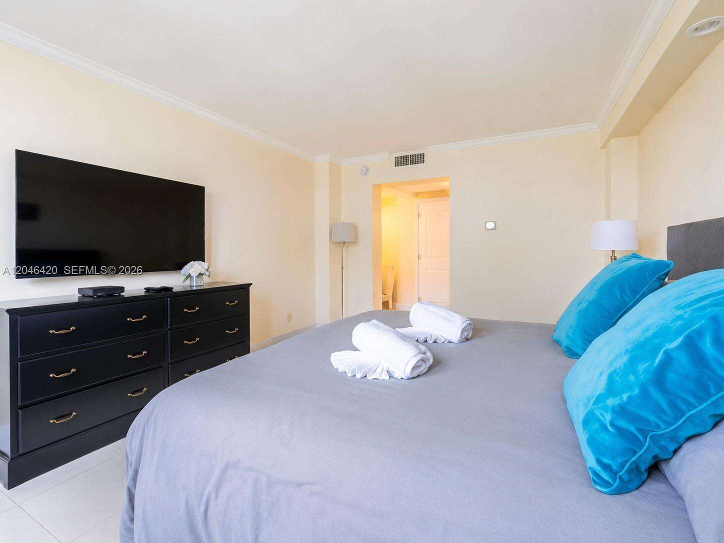 Ocean Reserve at 19370 Collins Ave, Sunny Isles Beach, FL 33160 - For Rent photo 11