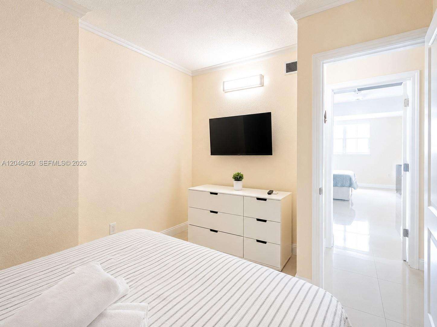 Ocean Reserve at 19370 Collins Ave, Sunny Isles Beach, FL 33160 - For Rent photo 18
