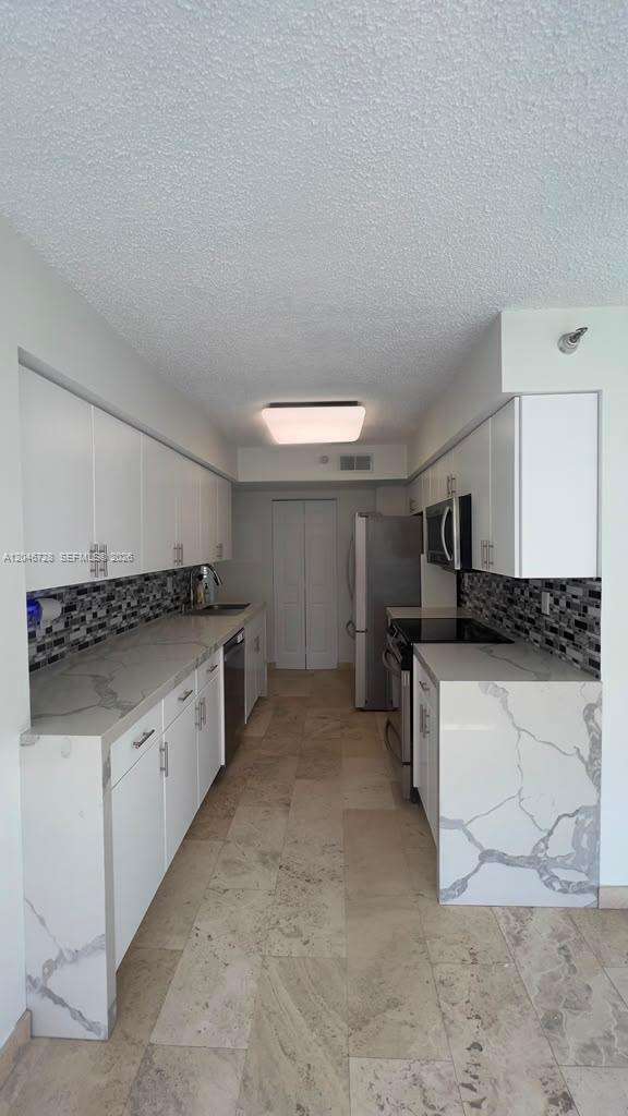 Mystic Pointe Tower 500 at 3530 Mystic Pointe Dr, Aventura, FL 33180 - For Rent photo 2