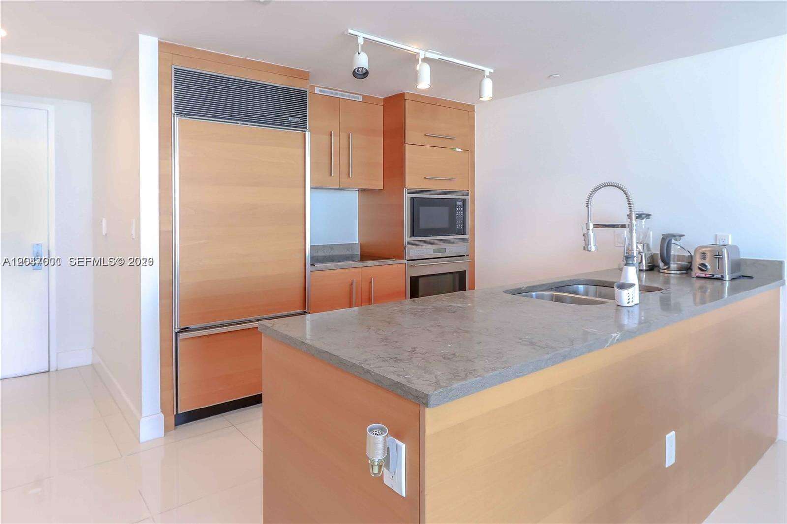 Icon Brickell 1 at 475 Brickell Ave, Miami, FL 33131 - For Rent photo 16
