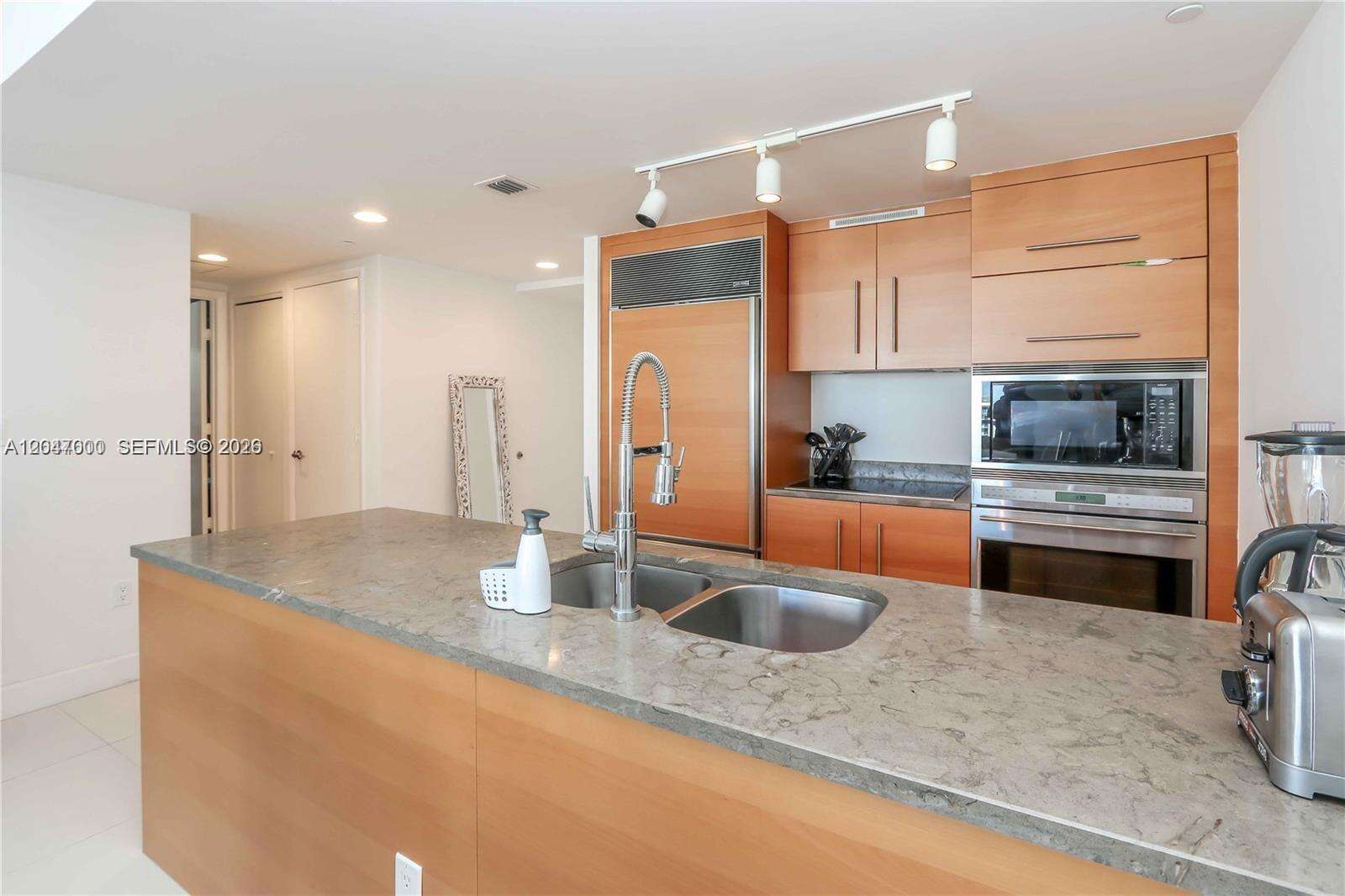 Icon Brickell 1 at 475 Brickell Ave, Miami, FL 33131 - For Rent photo 18