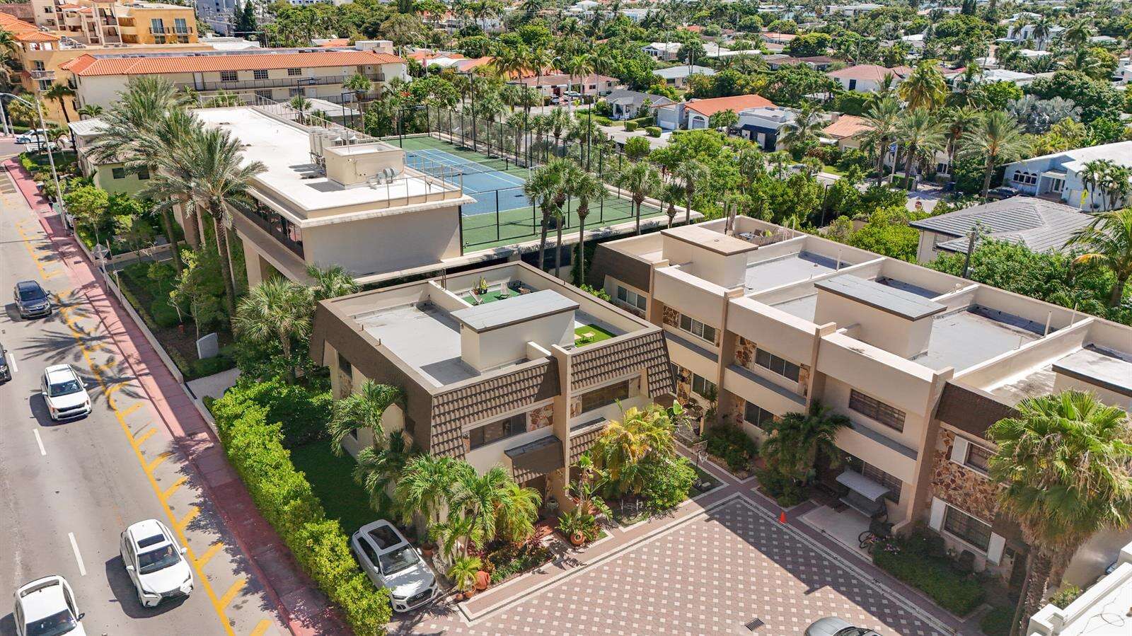 Surfside Villas Condo Inc Condos for Sale & Rent | Picture 1