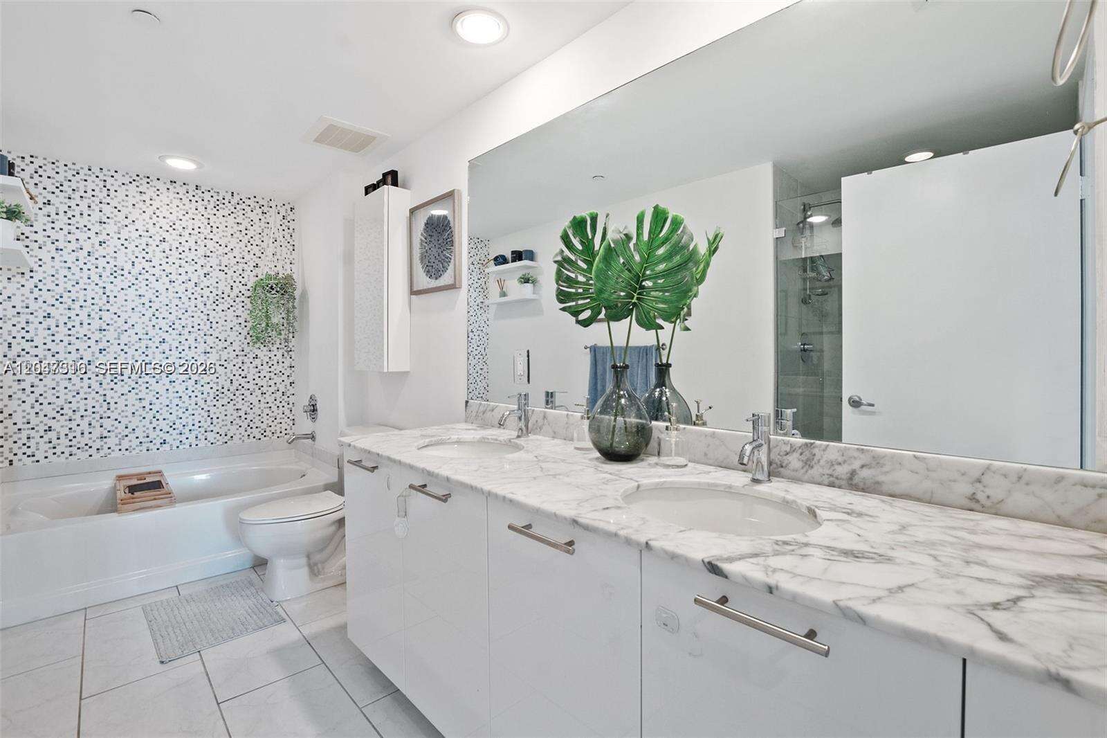 The Plaza On Brickell West at 951 Brickell Ave, Miami, FL 33131 - For Rent photo 16