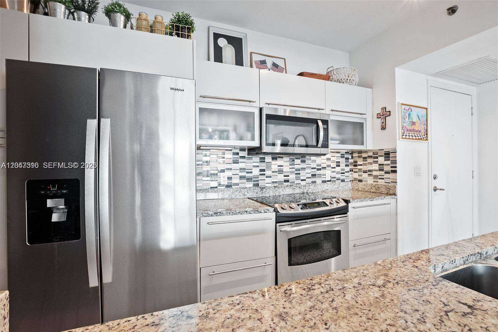The Plaza On Brickell West at 951 Brickell Ave, Miami, FL 33131 - For Rent photo 6