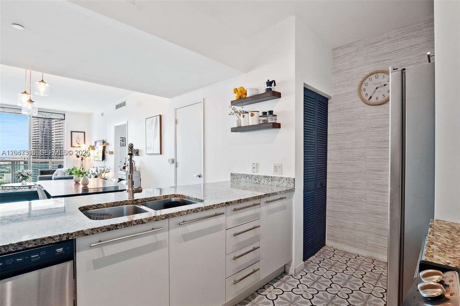 The Plaza On Brickell West at 951 Brickell Ave, Miami, FL 33131 - For Rent photo 7