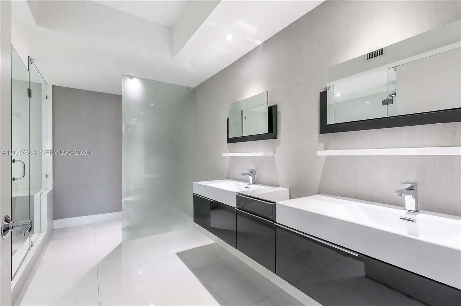 Ocean Four at 17201 Collins Ave, Sunny Isles Beach, FL 33160 - For Rent photo 21
