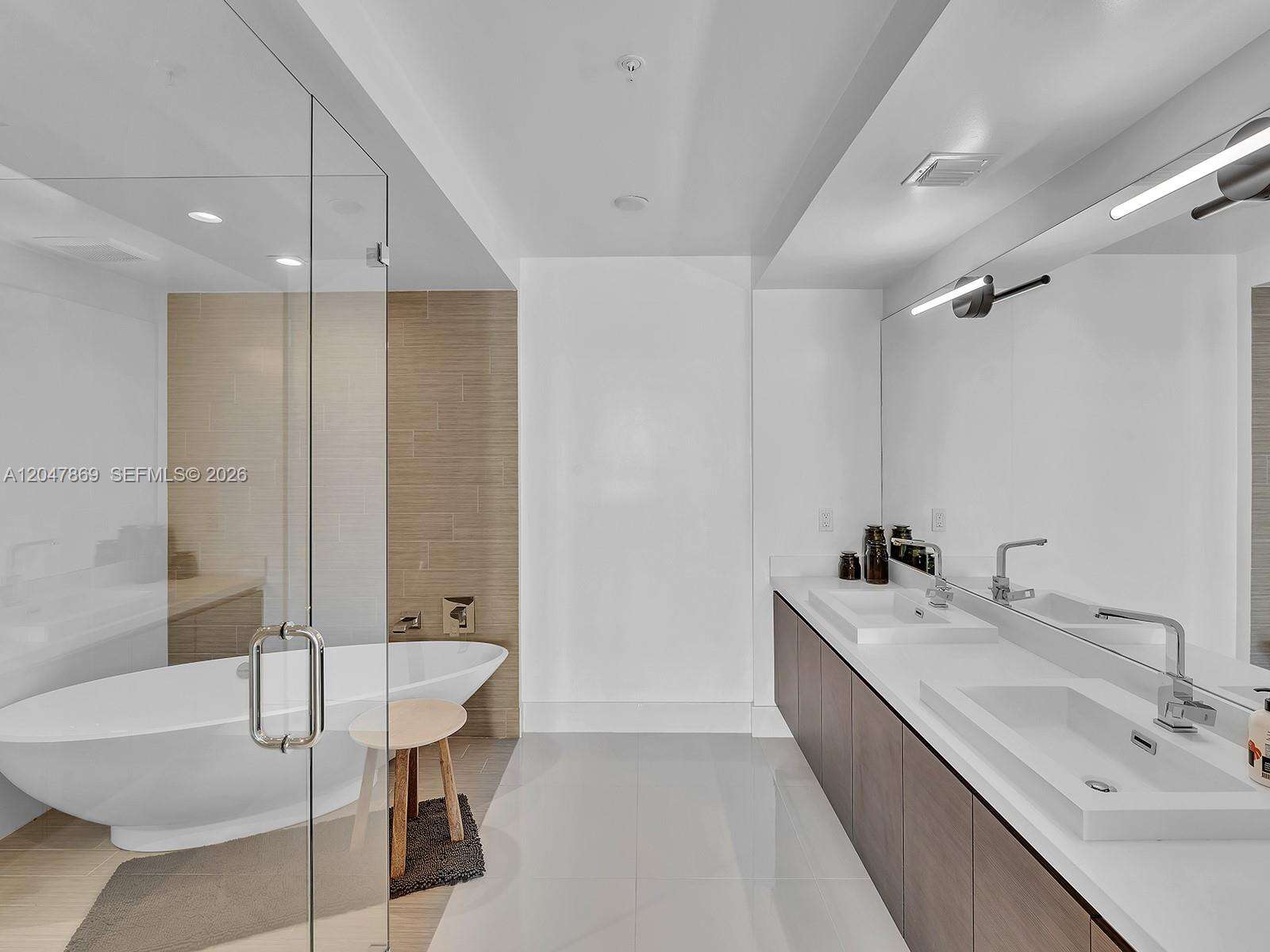 Parque Towers at 300 Sunny Isles Blvd, Sunny Isles Beach, FL 33160 - For Rent photo 16