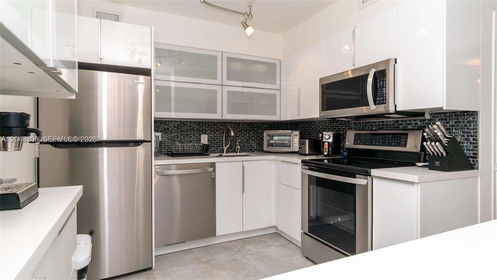 Seacoast 5151 at 5161 Collins Ave, Miami Beach, FL 33140 - For Rent photo 5