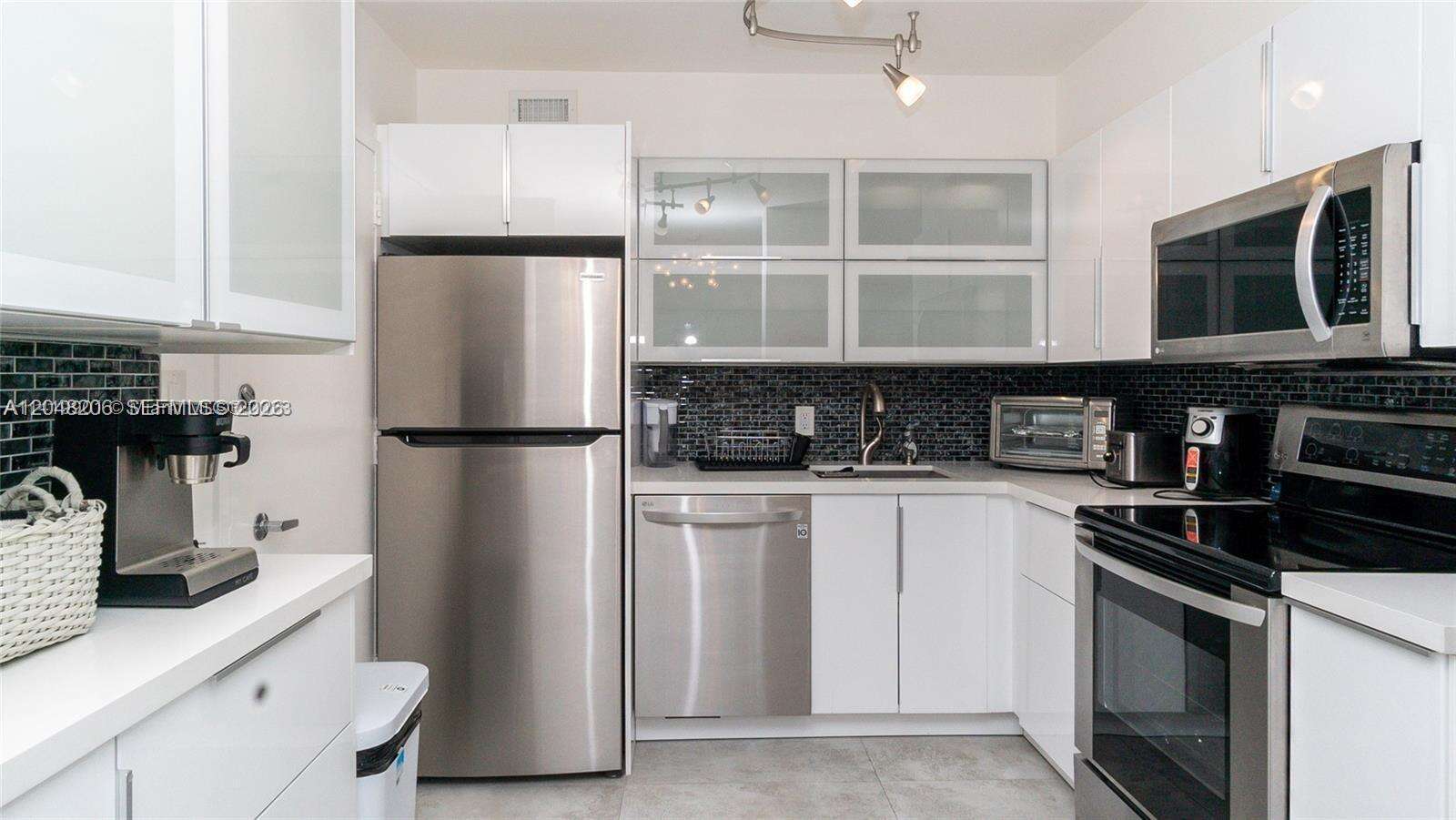 Seacoast 5151 at 5161 Collins Ave, Miami Beach, FL 33140 - For Rent photo 6