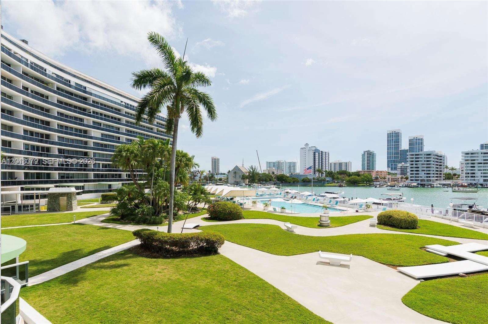 King Cole at 900 Bay Dr, Miami Beach, FL 33141 - For Rent photo 30